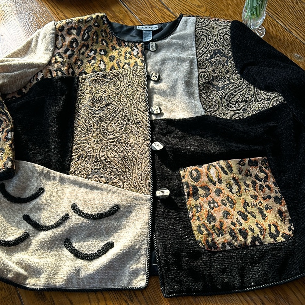 Indigo Moon Vintage jacket. Animal print, paisley tapestry. Size 1X. Fully lined